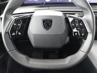 Peugeot e-3008