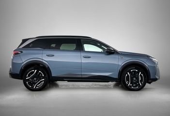 Peugeot e-5008