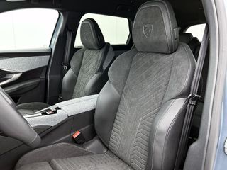 Peugeot e-5008