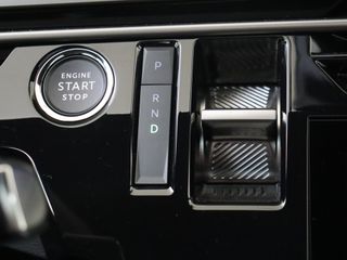 Peugeot e-5008