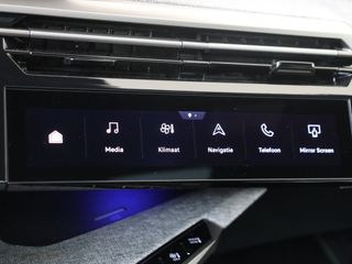 Peugeot e-5008