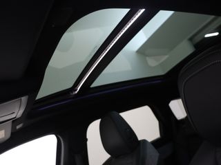 Peugeot e-5008