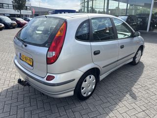 Nissan Almera Tino