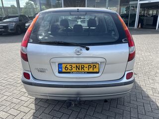 Nissan Almera Tino