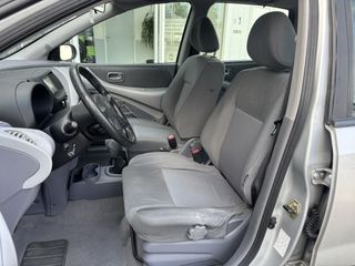 Nissan Almera Tino