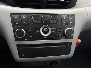 Nissan Almera Tino