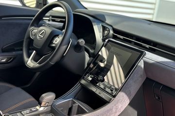 Lexus LBX