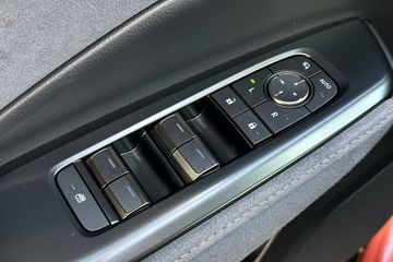 Lexus LBX
