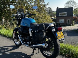 Moto Guzzi V7