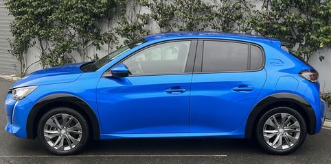 Peugeot e-208
