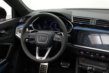 Audi RSQ3