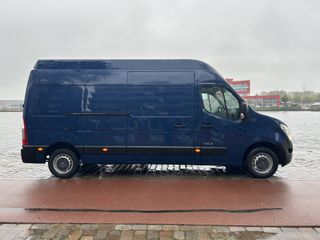 Nissan NV400