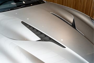 Aston Martin V12 Vanquish