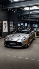 Aston Martin V12 Vanquish