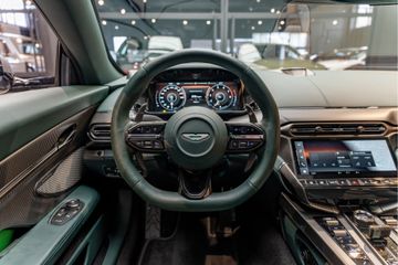 Aston Martin V12 Vanquish