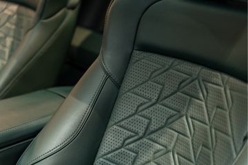 Aston Martin V12 Vanquish