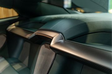 Aston Martin V12 Vanquish