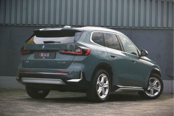 BMW iX1