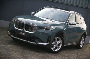 BMW iX1