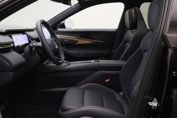 Lynk & Co 08