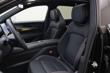 Lynk & Co 08