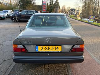 Mercedes-Benz 300