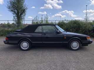 Saab 900