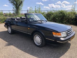 Saab 900