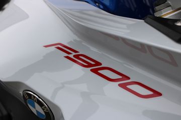BMW F 900 XR
