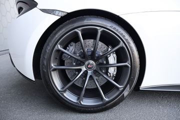 McLaren 570S