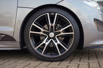 Peugeot RCZ