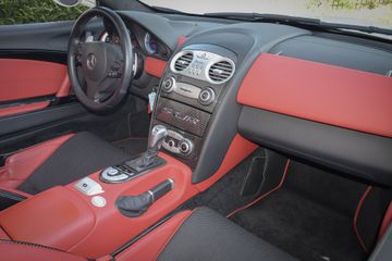 Mercedes-Benz SLR