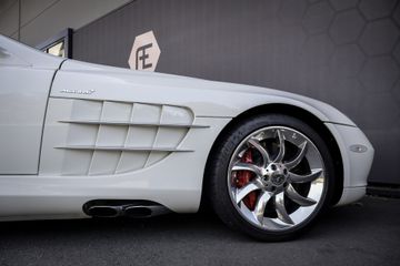 Mercedes-Benz SLR