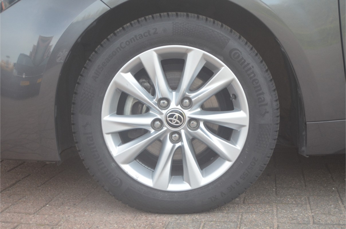 Toyota Corolla Touring Sports