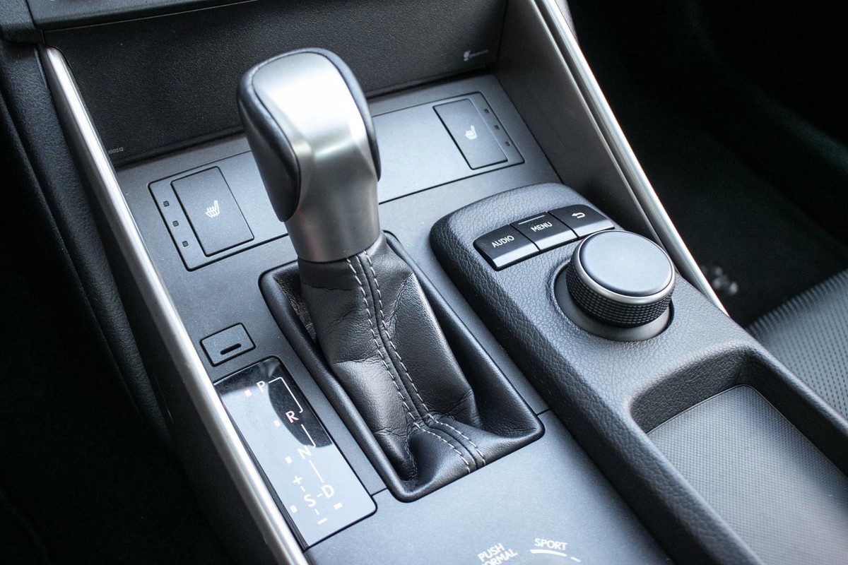 Lexus IS