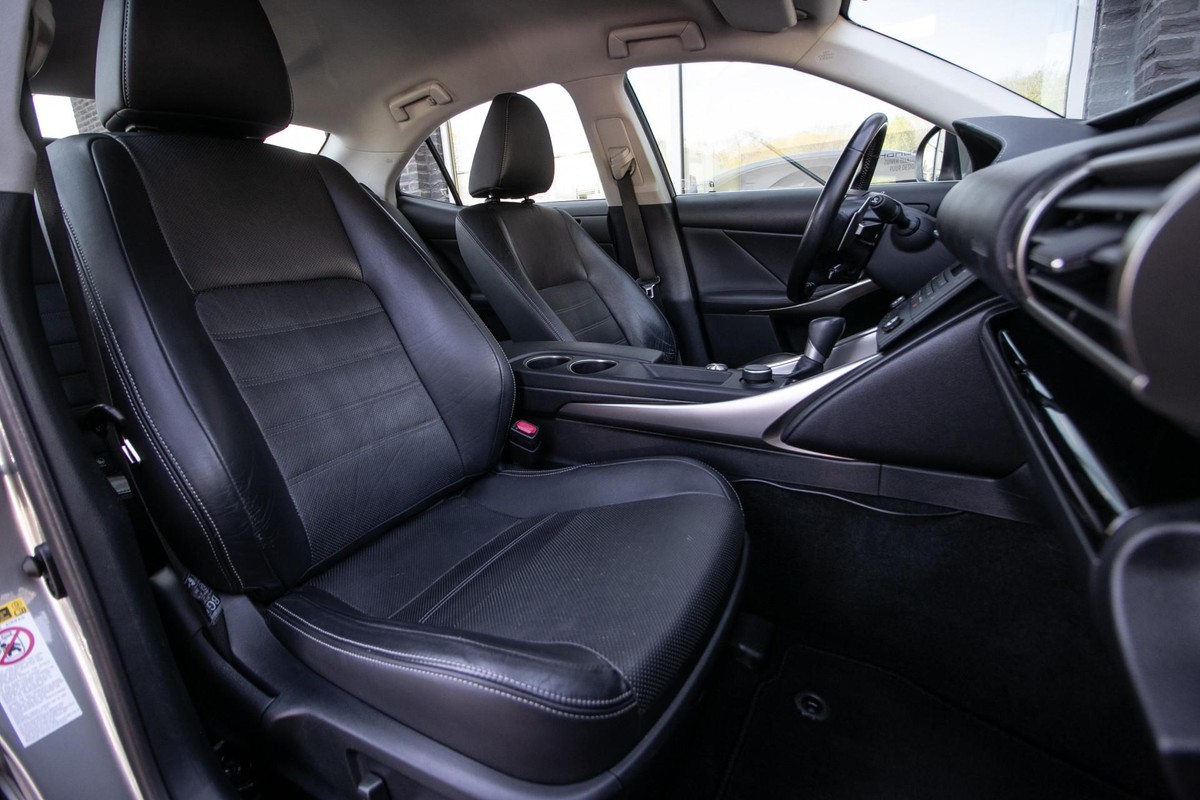 Lexus IS
