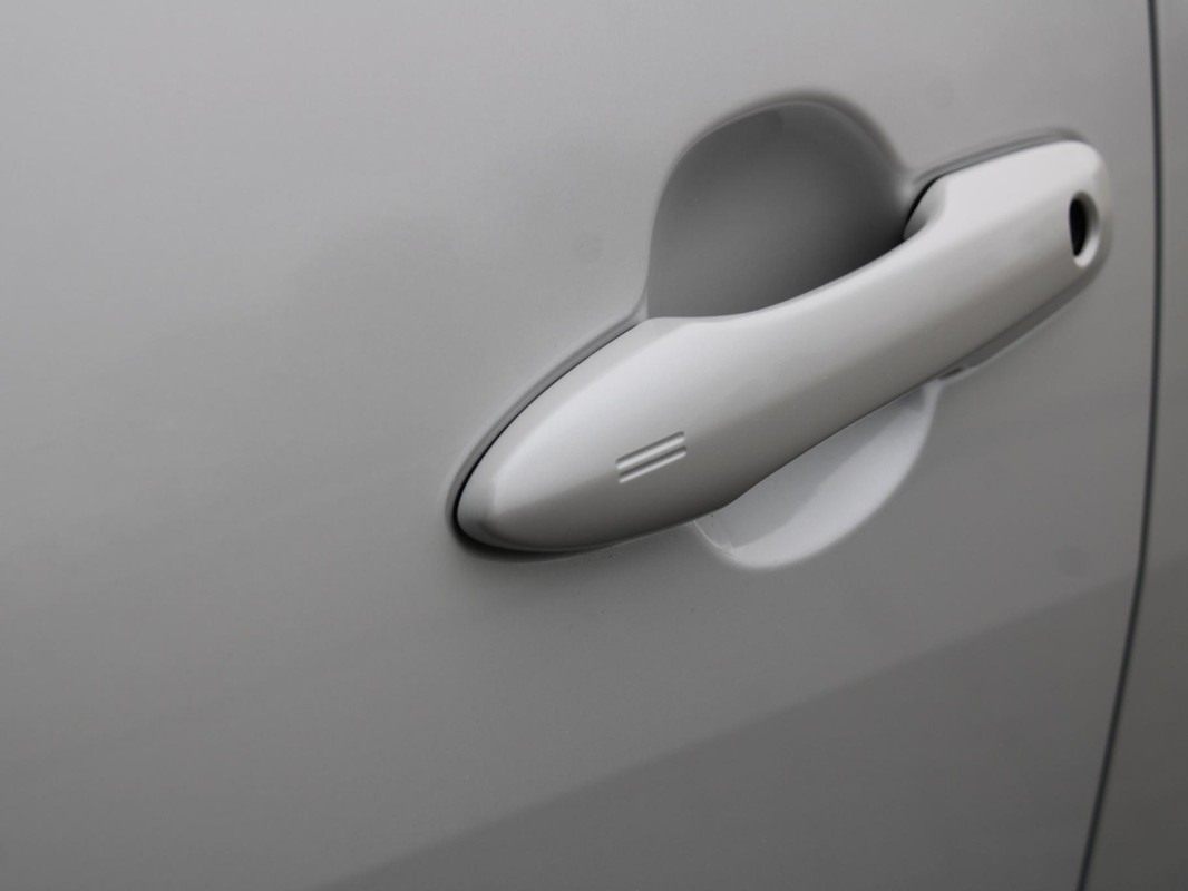 Mazda 2 Hybrid