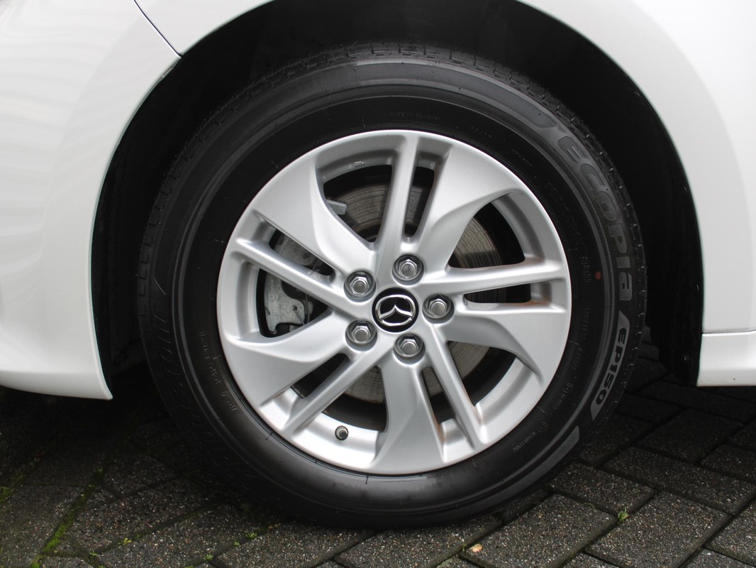 Mazda 2 Hybrid