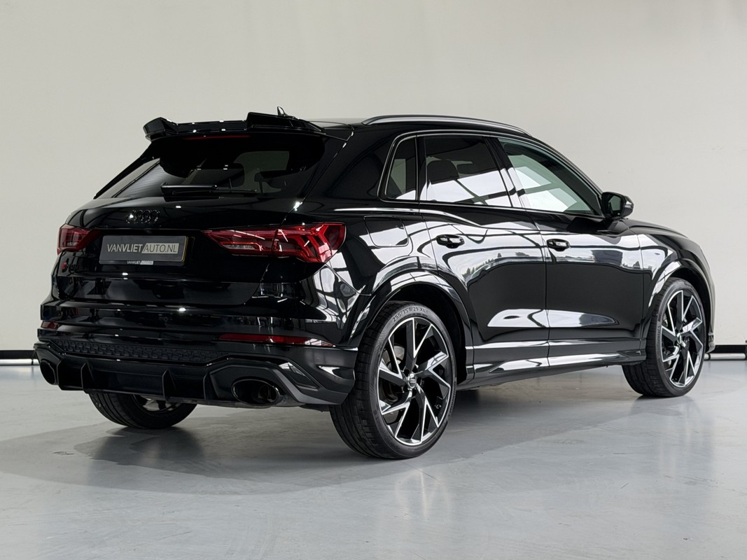 Audi RSQ3