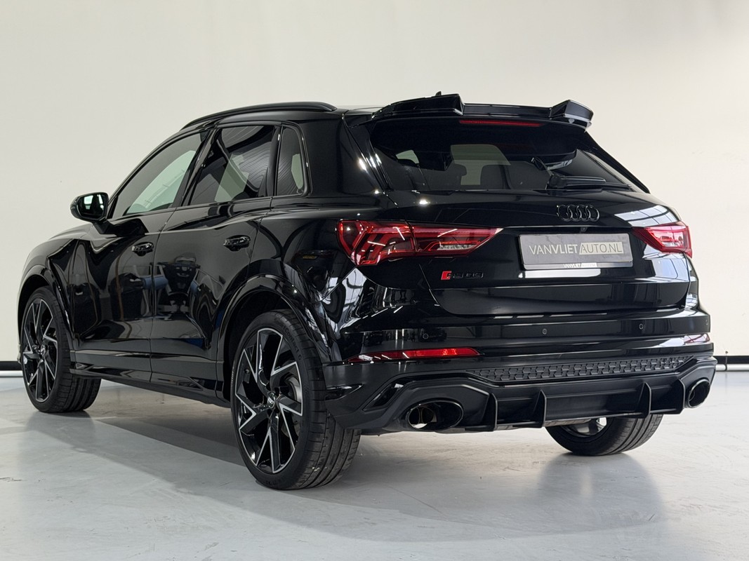 Audi RSQ3