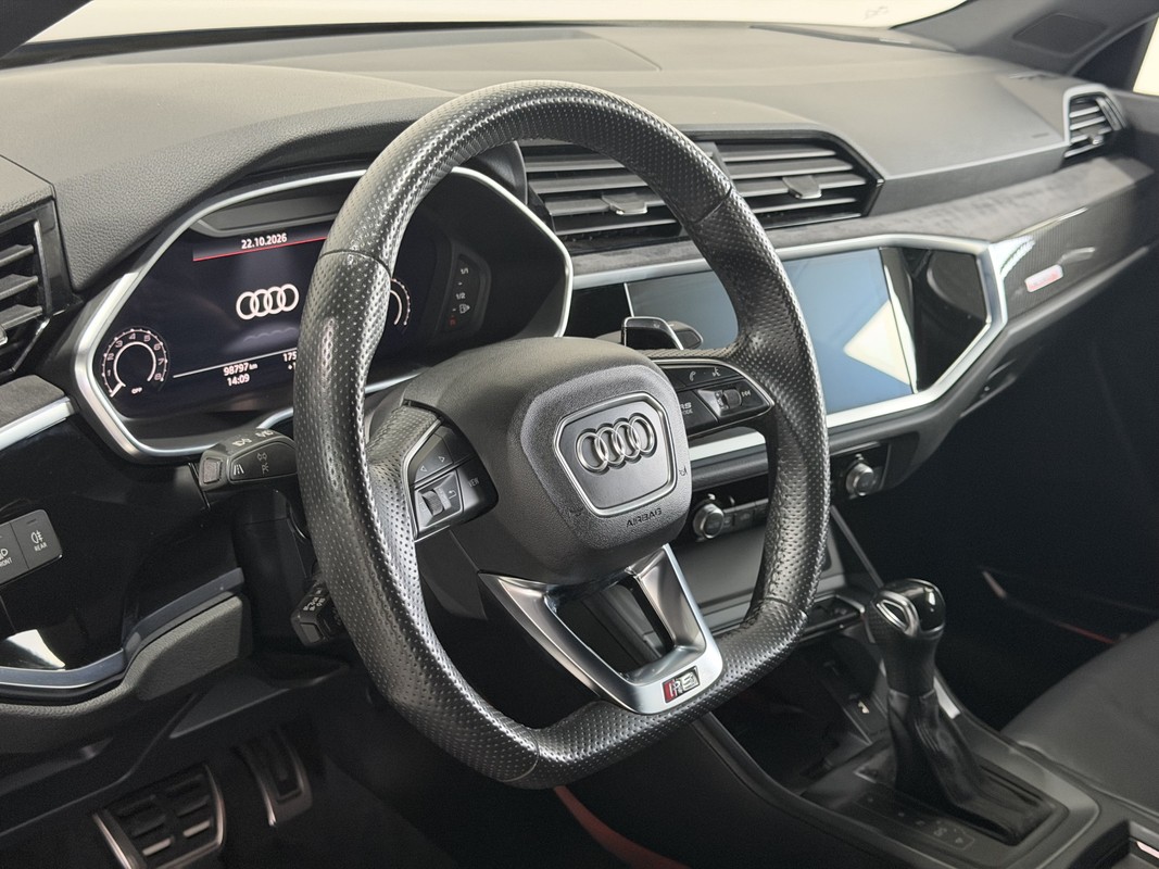 Audi RSQ3