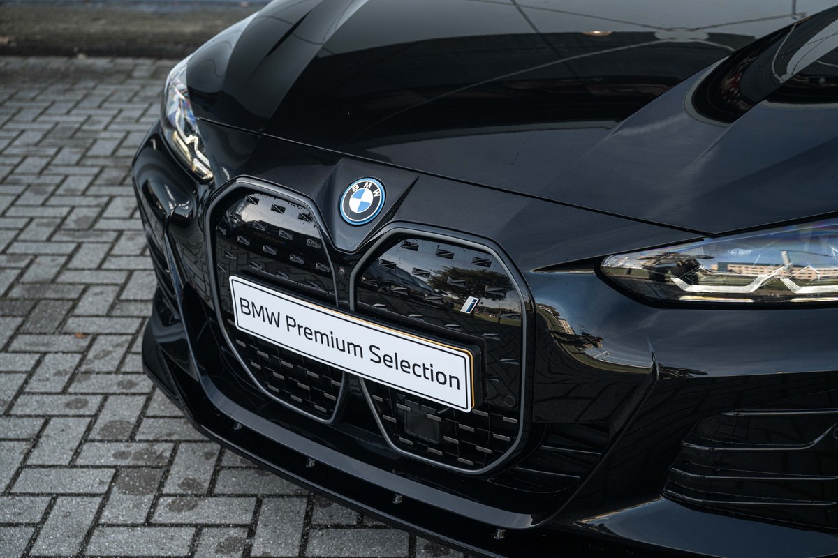 BMW i4
