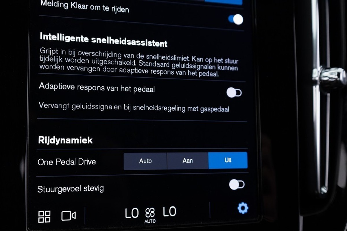 Volvo EX40