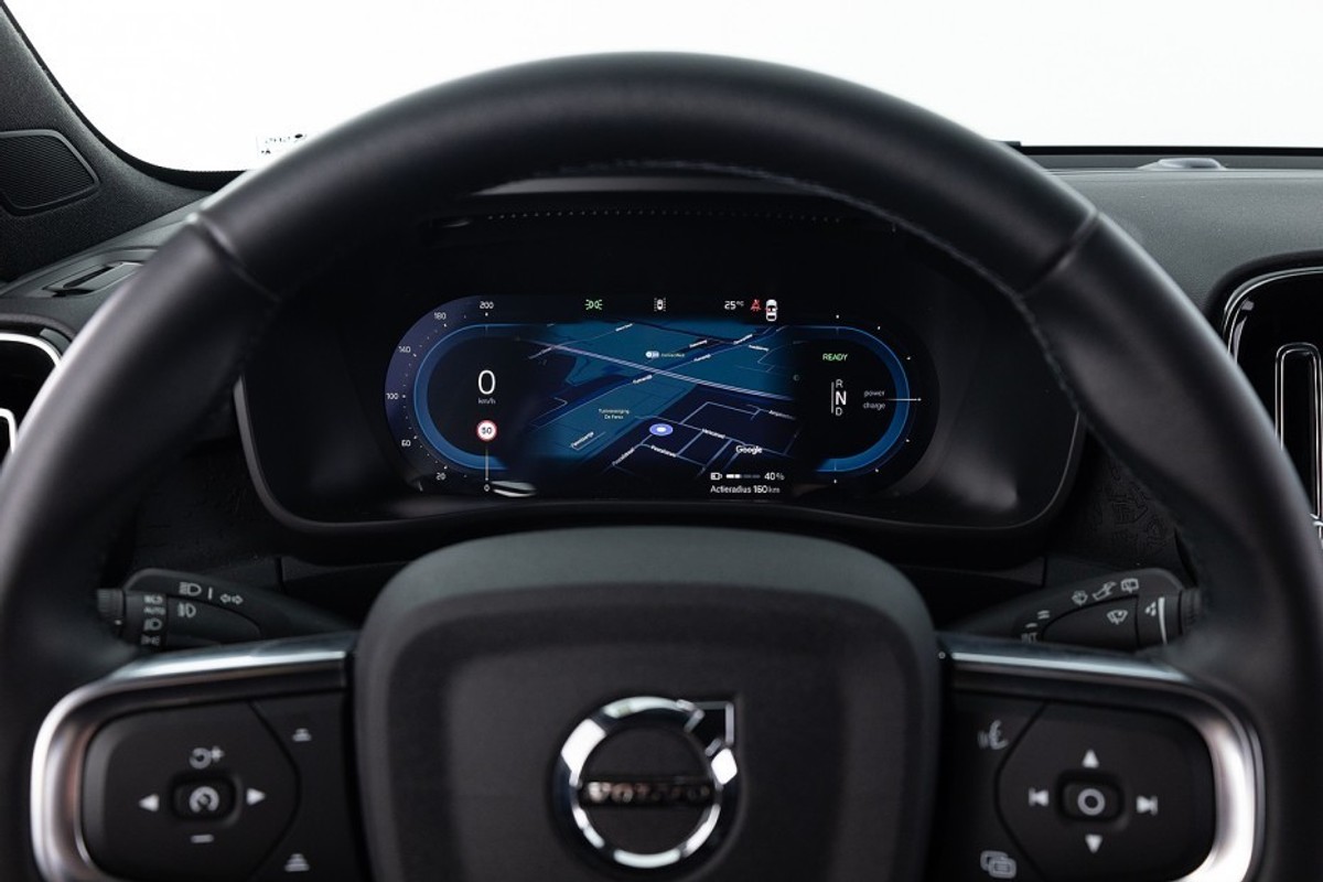 Volvo EX40
