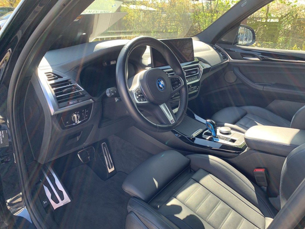 BMW iX3
