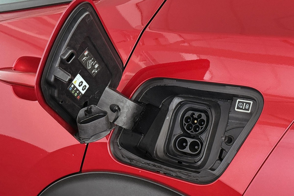Peugeot e-2008