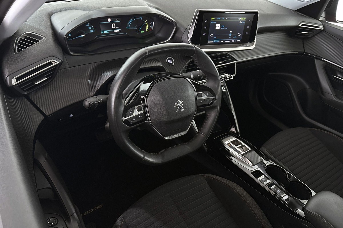 Peugeot e-2008