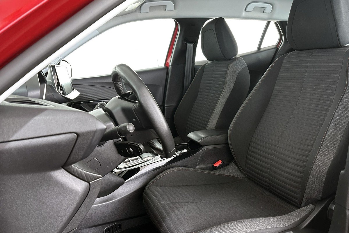 Peugeot e-2008