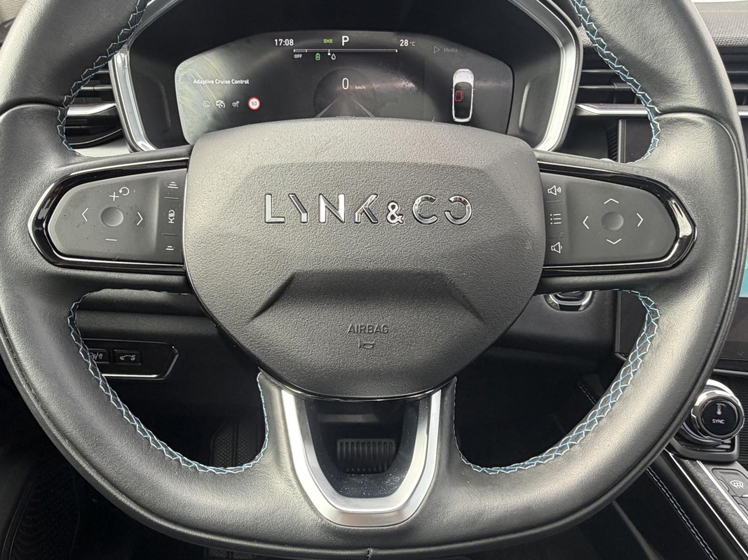 Lynk & Co 01