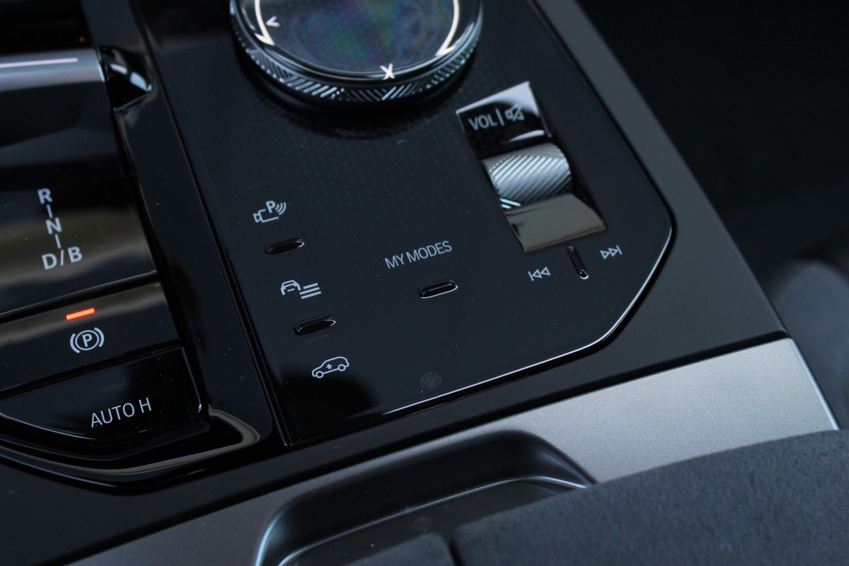 BMW iX